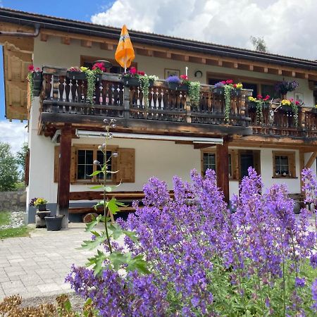 Ferienwohnung Uf Z'Enisch Klosters Exterior photo