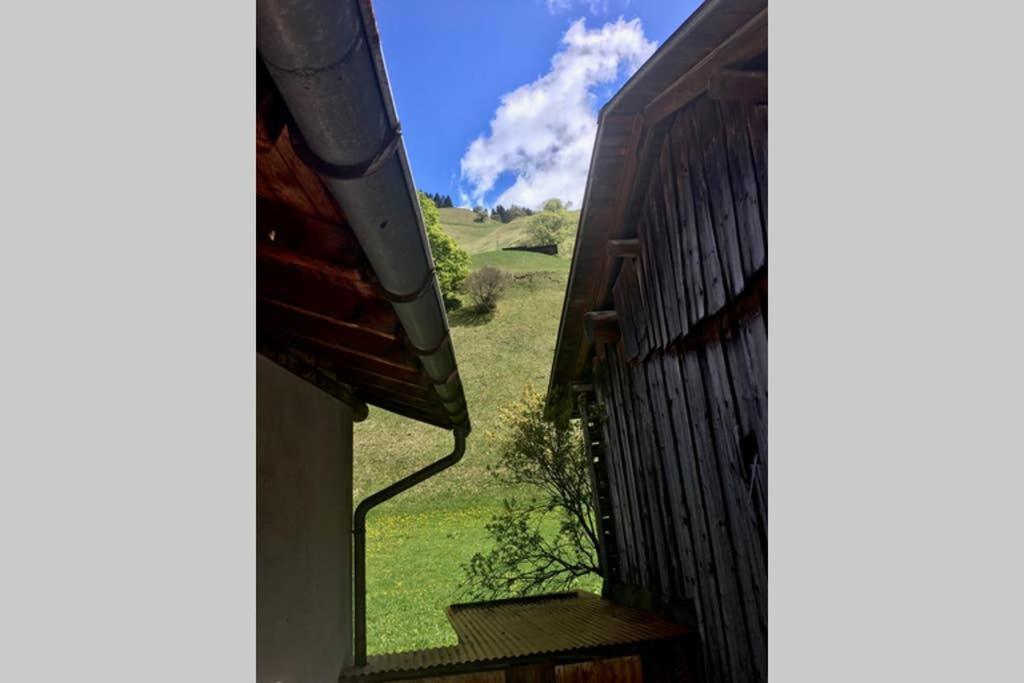 Ferienwohnung Uf Z'Enisch Klosters Exterior photo