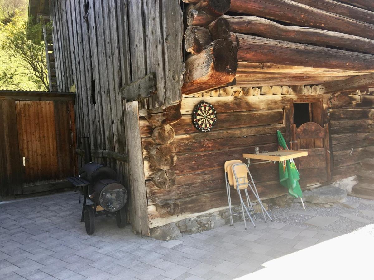 Ferienwohnung Uf Z'Enisch Klosters Exterior photo