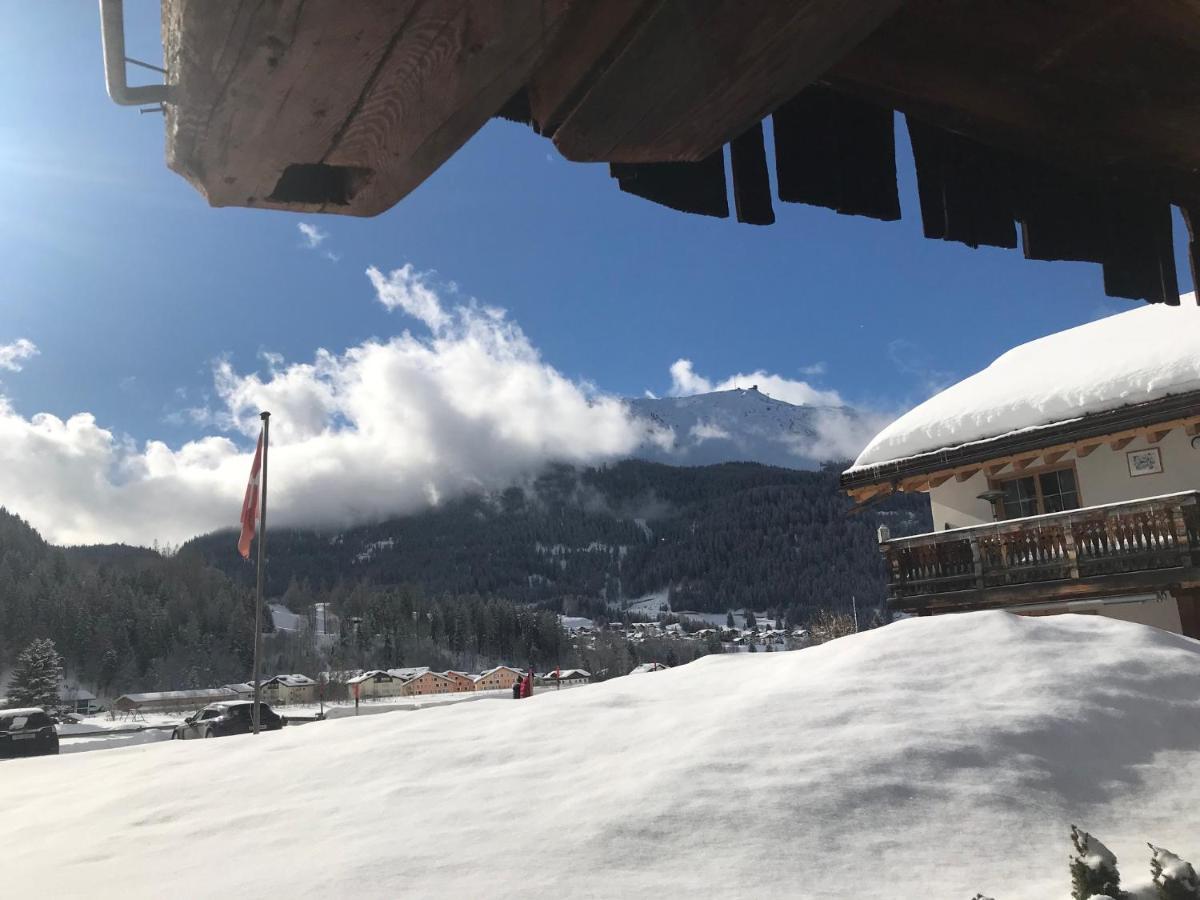 Ferienwohnung Uf Z'Enisch Klosters Exterior photo