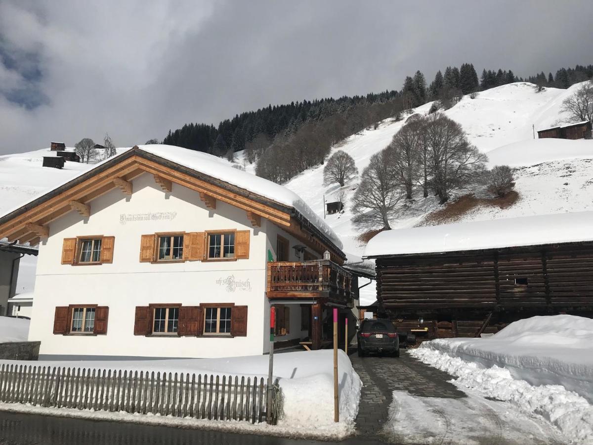 Ferienwohnung Uf Z'Enisch Klosters Exterior photo