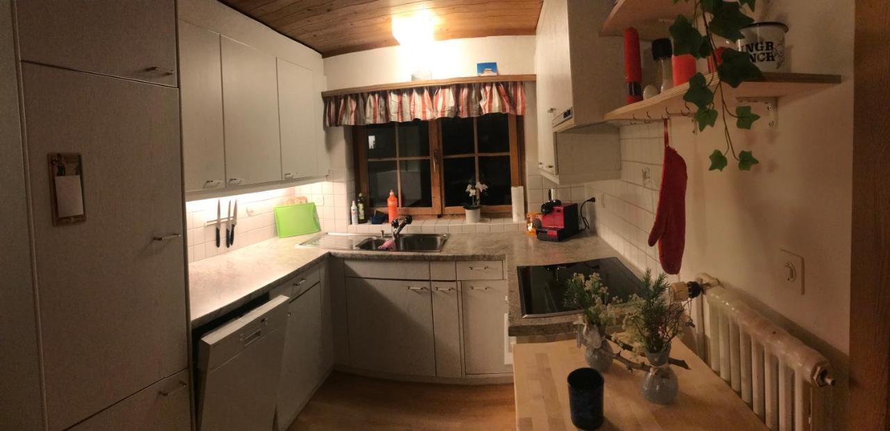 Ferienwohnung Uf Z'Enisch Klosters Exterior photo