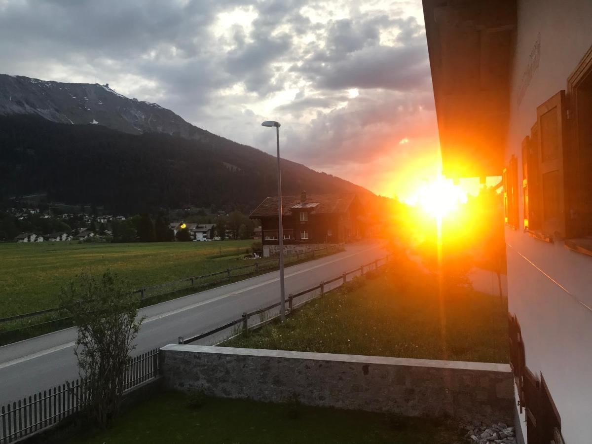 Ferienwohnung Uf Z'Enisch Klosters Exterior photo