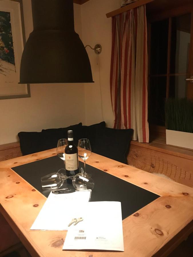 Ferienwohnung Uf Z'Enisch Klosters Exterior photo