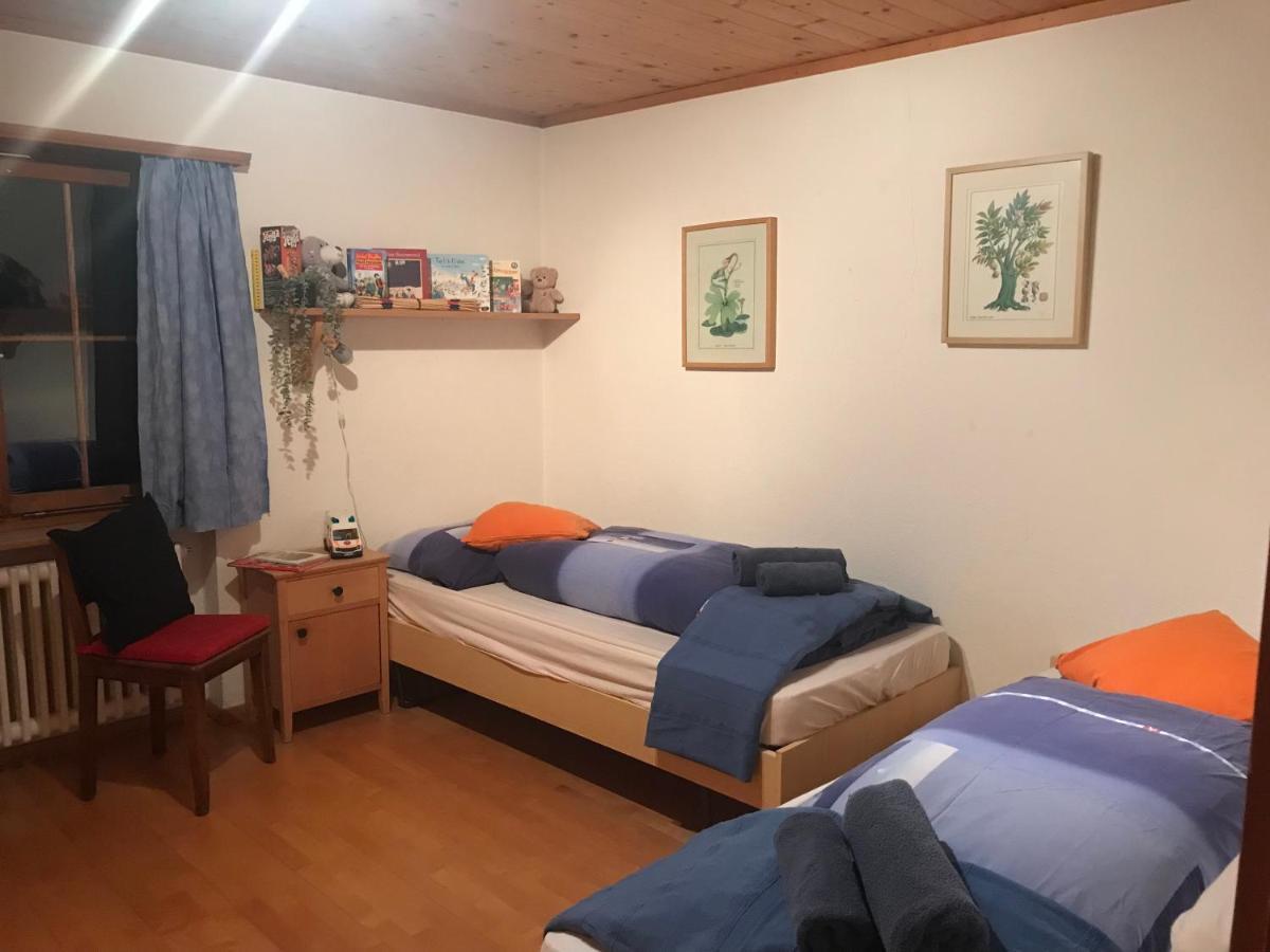 Ferienwohnung Uf Z'Enisch Klosters Exterior photo