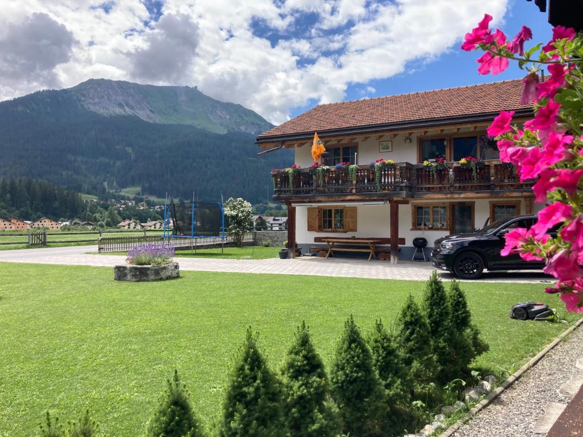 Ferienwohnung Uf Z'Enisch Klosters Exterior photo