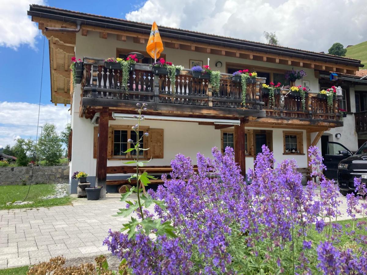 Ferienwohnung Uf Z'Enisch Klosters Exterior photo